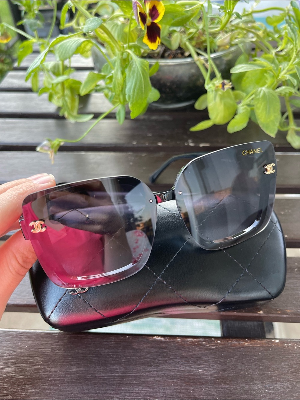 CHANEL Rimless Sunglasses black